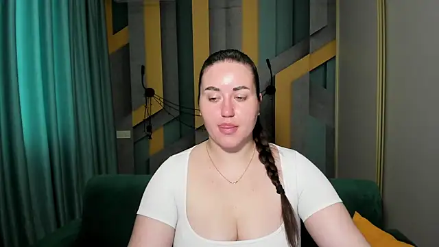 Roxie Bradley online show from 06-03-26, 05:41