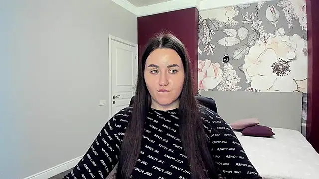 Roxie Bradley online show from 10-10-25, 06:03