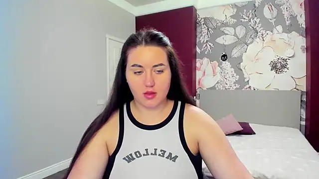 Roxie Bradley online show from 10-20-25, 05:42