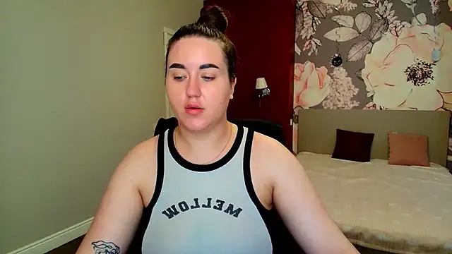 Roxie Bradley online show from 06-18-26, 05:39