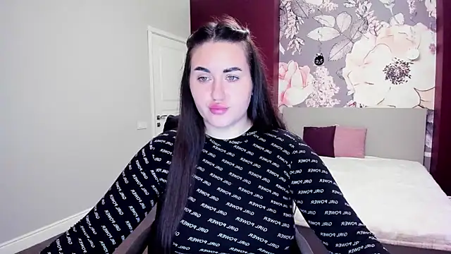 Roxie Bradley online show from 10-22-25, 05:51