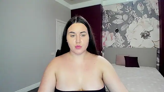 Roxie Bradley online show from 12-19-25, 06:49