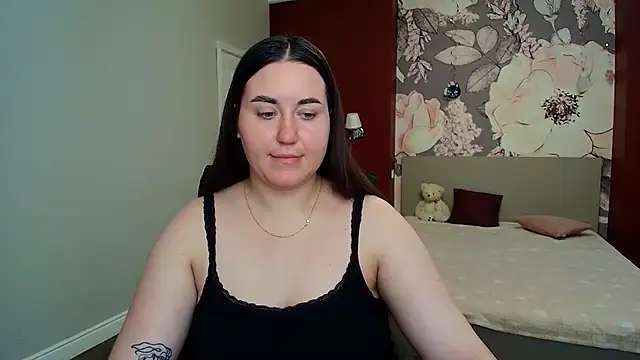 Roxie Bradley online show from 07-15-26, 05:47