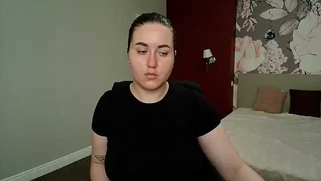 Roxie Bradley online show from 05-13-26, 05:47