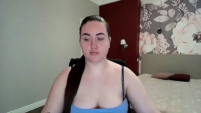 Roxie Bradley online show from 03-24-26, 07:19