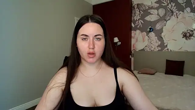 Roxie Bradley online show from 05-18-26, 05:45