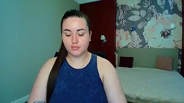 Roxie Bradley online show from 05-25-26, 06:01
