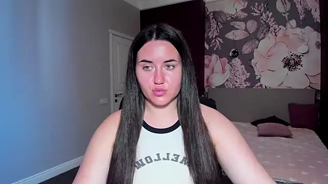 Roxie Bradley online show from 09-17-25, 06:15