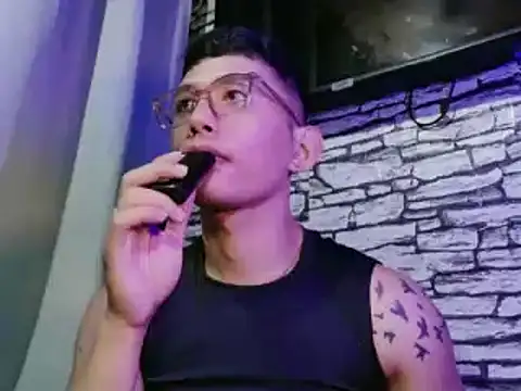 xlovercum online show from 04-05-26, 03:51