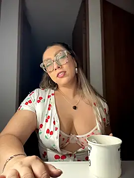 Im sophiie online show from 02-10-26, 06:56