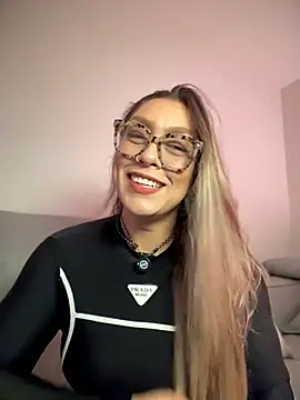 Snapshot of Im_sophiie chatting on 06-06-26, 07:24 Im sophiie online show from 06-06-26, 07:24
