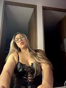 Im sophiie online show from 03-22-26, 06:48