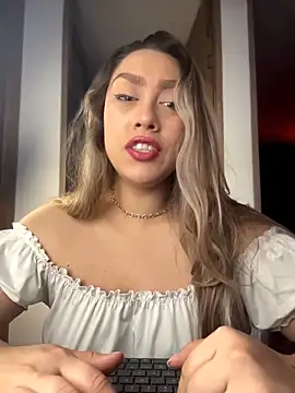 Im sophiie online show from 03-01-26, 06:46