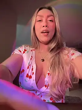 Im sophiie online show from 10-10-25, 06:25