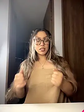 Im sophiie online show from 03-19-26, 06:57