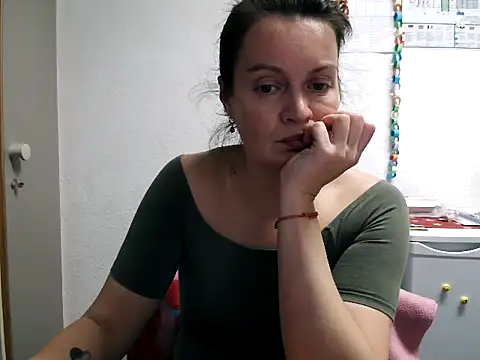 LoveNBloom online show from 02-21-25, 06:04