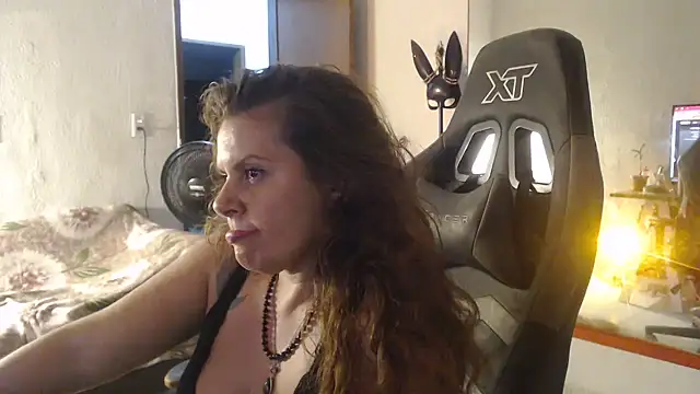 Snapshot of OliviaRojas chatting on 06-11-26, 12:32 OliviaRojas online show from 06-11-26, 12:32