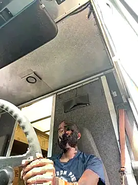 Snapshot of SlxmXBlxck chatting on 10-08-25, 06:52 SlxmXBlxck online show from 10-08-25, 06:52