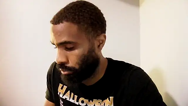 Snapshot of SlxmXBlxck chatting on 11-08-25, 02:53 SlxmXBlxck online show from 11-08-25, 02:53