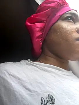  yisela  online show from 11-21-25, 03:33