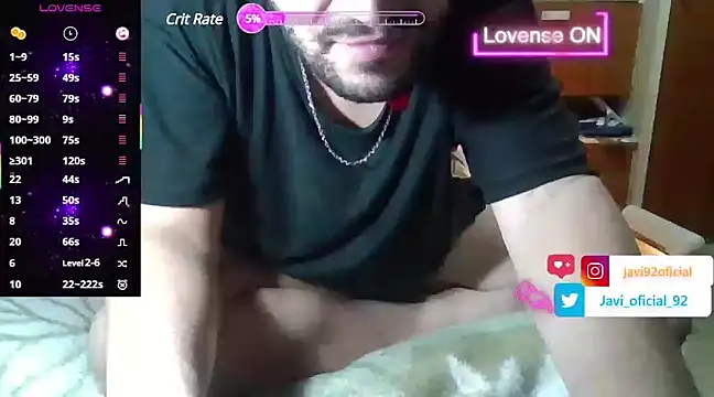Snapshot of Javi_92 chatting on 03-10-25, 10:45 Javi 92 online show from 03-10-25, 10:45