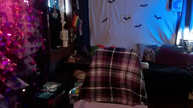 edgexchaos online show from 12-20-25, 03:15