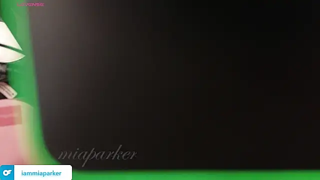 Snapshot of Miaparkerss_ chatting on 02-27-25, 08:20 Miaparkerss online show from 02-27-25, 08:20