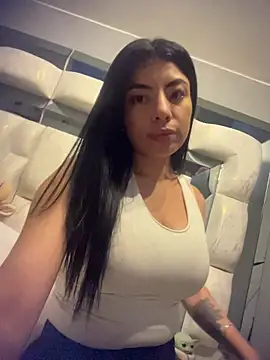 Snapshot of Miaparkerss_ chatting on 10-12-25, 10:22 Miaparkerss online show from 10-12-25, 10:22