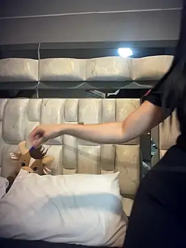 Miaparkerss  online show from 10-25-25, 10:21