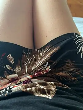 Snapshot of sweetmystery1 chatting on 05-24-26, 01:55 sweetmystery1 online show from 05-24-26, 01:55