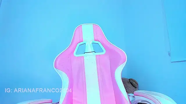 Snapshot of Ariana_f chatting on 06-04-26, 12:37 Ariana f online show from 06-04-26, 12:37