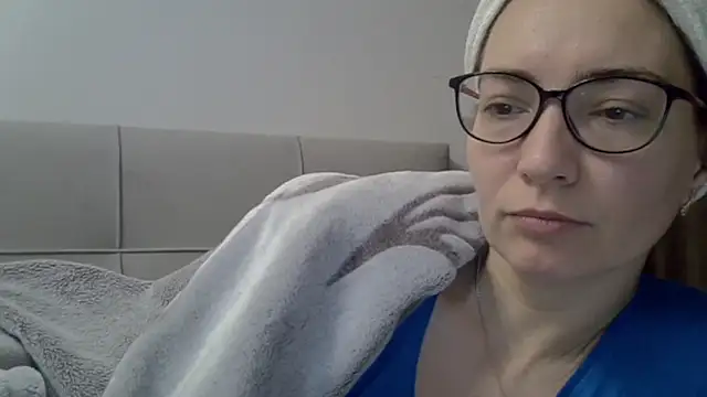 Ashleyspice online show from 12-15-25, 06:19