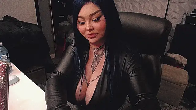 sheylagoddess11 online show from 10-18-25, 05:20