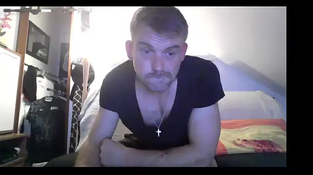 Cambitchboy online show from 04-06-26, 01:01