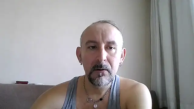 Snapshot of BuckWessle chatting on 11-15-25, 10:41 BuckWessle online show from 11-15-25, 10:41