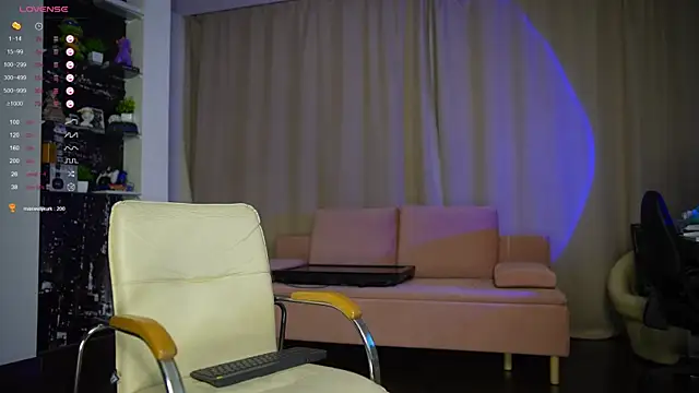 Snapshot of Demianblake chatting on 02-13-25, 03:45 Demianblake online show from 02-13-25, 03:45