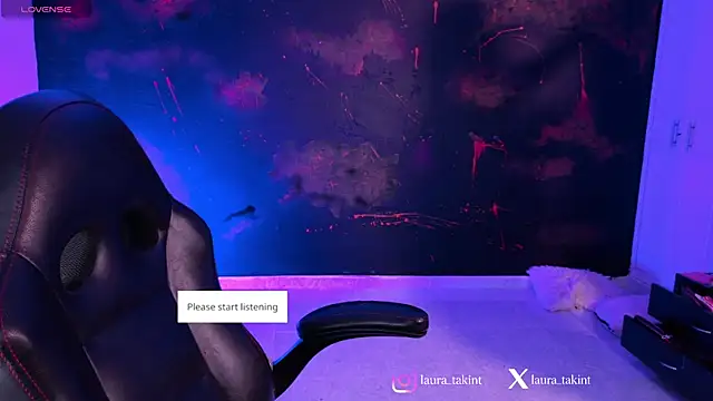 Snapshot of Laura_takint chatting on 01-08-26, 07:09 Laura takint online show from 01-08-26, 07:09