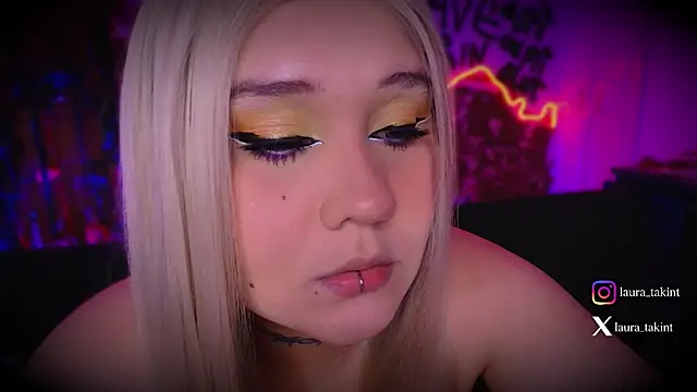 Snapshot of Laura_takint chatting on 09-30-25, 09:10 Laura takint online show from 09-30-25, 09:10