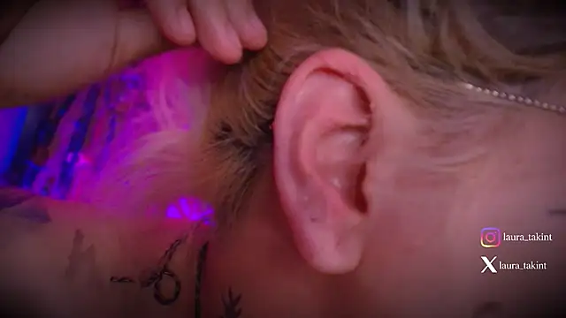 Snapshot of Laura_takint chatting on 09-21-25, 09:36 Laura takint online show from 09-21-25, 09:36