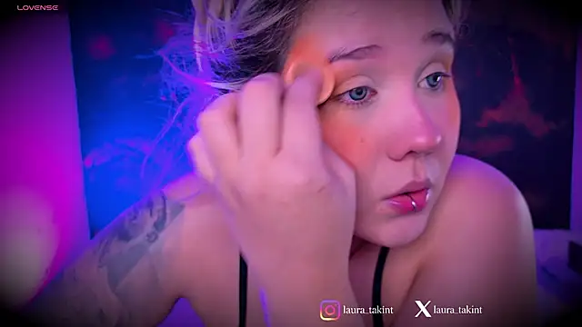 Snapshot of Laura_takint chatting on 01-06-26, 07:07 Laura takint online show from 01-06-26, 07:07