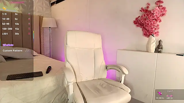 Snapshot of Tracy_lambo chatting on 07-18-26, 02:53 Tracy lambo online show from 07-18-26, 02:53