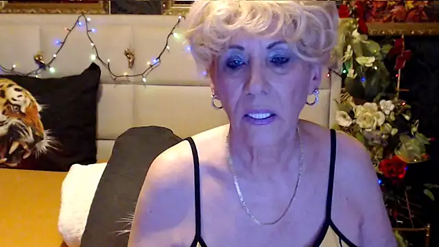 HappyWomanOn online show from 10-27-25, 10:16