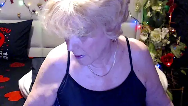 HappyWomanOn online show from 06-18-26, 09:08