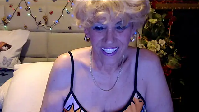 HappyWomanOn online show from 11-29-25, 10:15