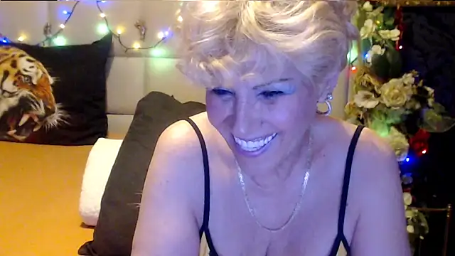 HappyWomanOn online show from 10-21-25, 08:58