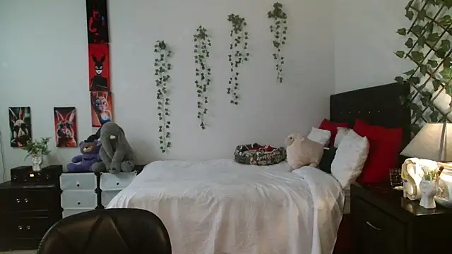 Pinkye skarlet online show from 09-10-25, 05:01