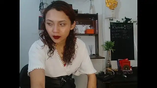 Pinkye skarlet online show from 10-17-25, 08:32