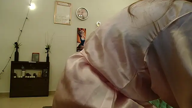 Pinkye skarlet online show from 02-13-25, 05:58