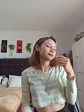 Snapshot of Pinkye_skarlet chatting on 05-27-26, 05:53 Pinkye skarlet online show from 05-27-26, 05:53