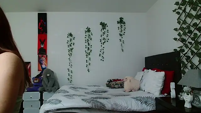 Pinkye skarlet online show from 09-08-25, 03:33